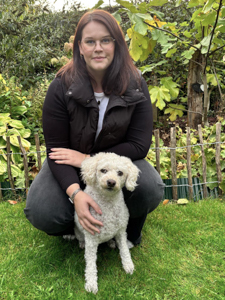 Alex mit ihren drei Hunden